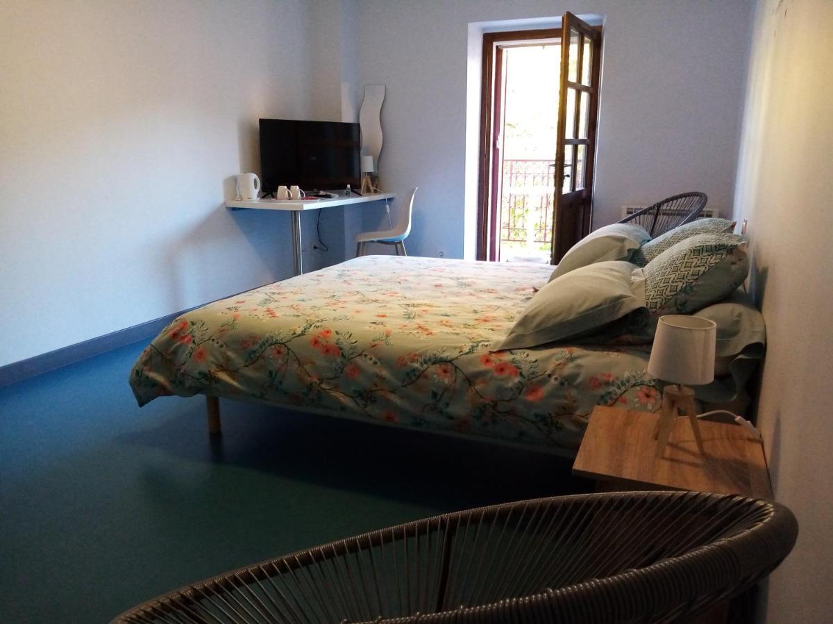 Auberge Du Marronnier Belmont-sur-Rance Eksteriør billede